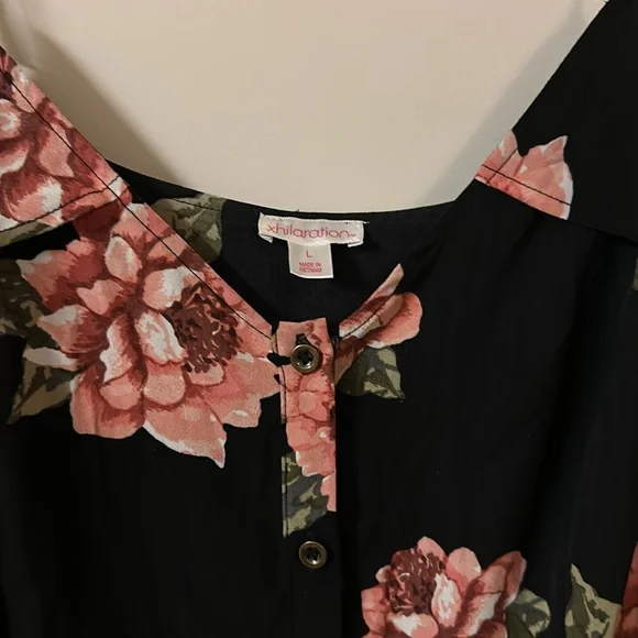 Beautiful maxi dress with roses - Picture 2 of 7